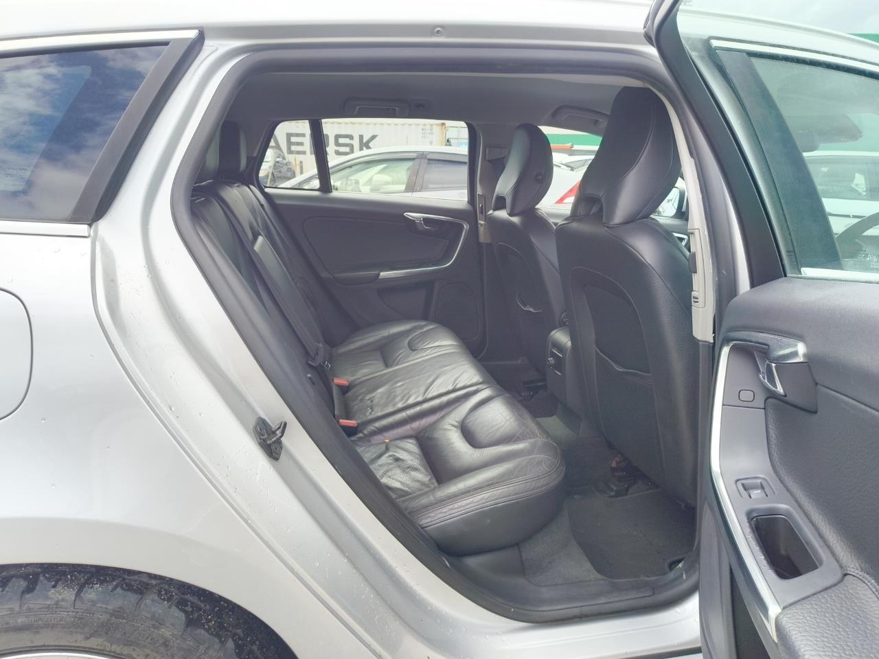 2012 Volvo V60 thumbnail