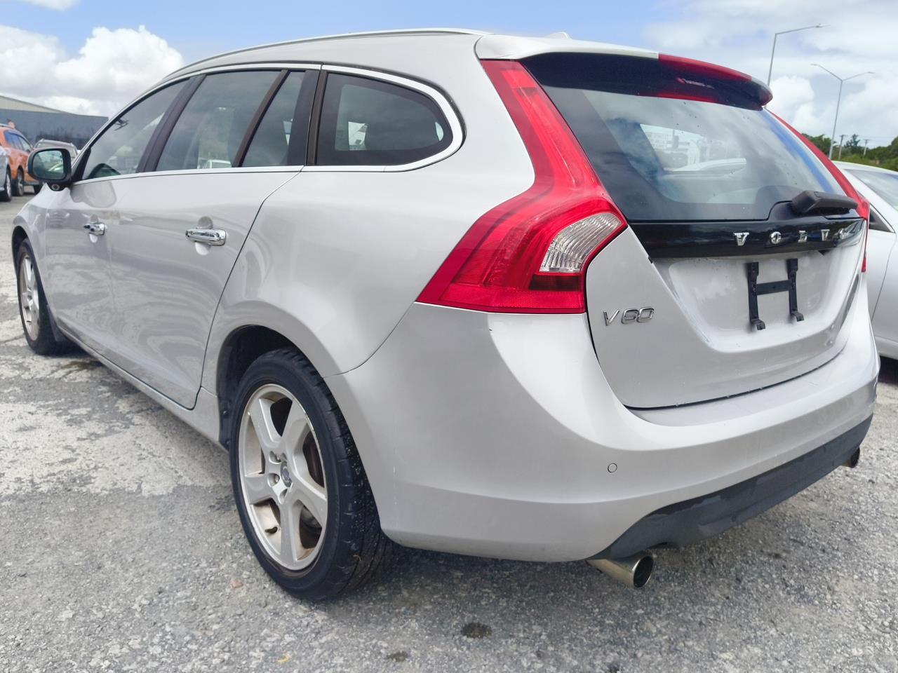 2012 Volvo V60 thumbnail