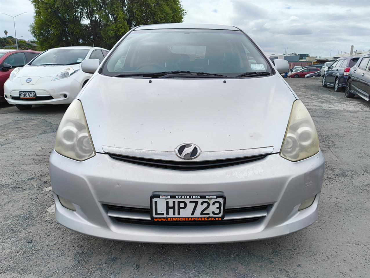 2005 Toyota Wish thumbnail