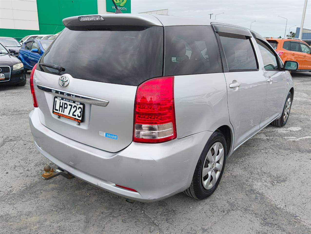 2005 Toyota Wish thumbnail