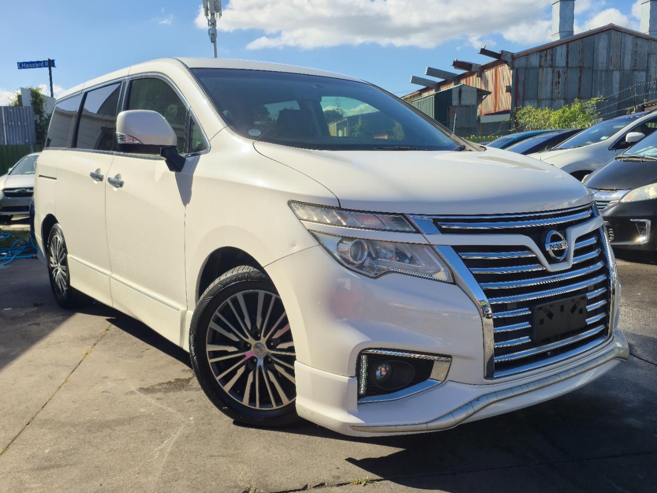 2016 Nissan ELGRAND thumbnail