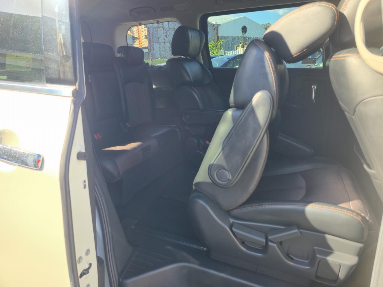 2016 Nissan ELGRAND thumbnail