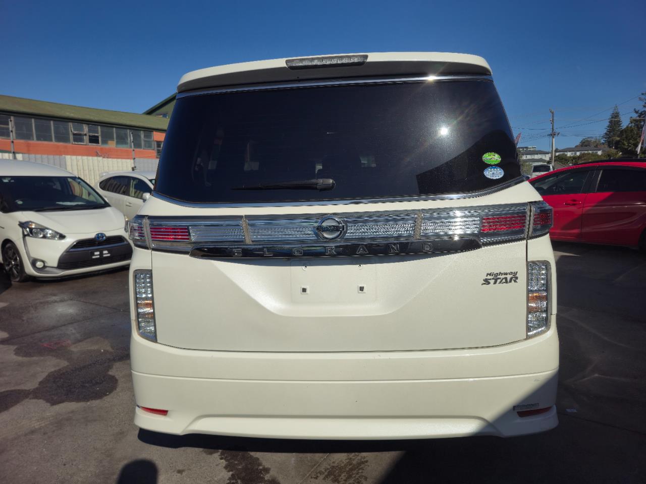 2016 Nissan ELGRAND thumbnail