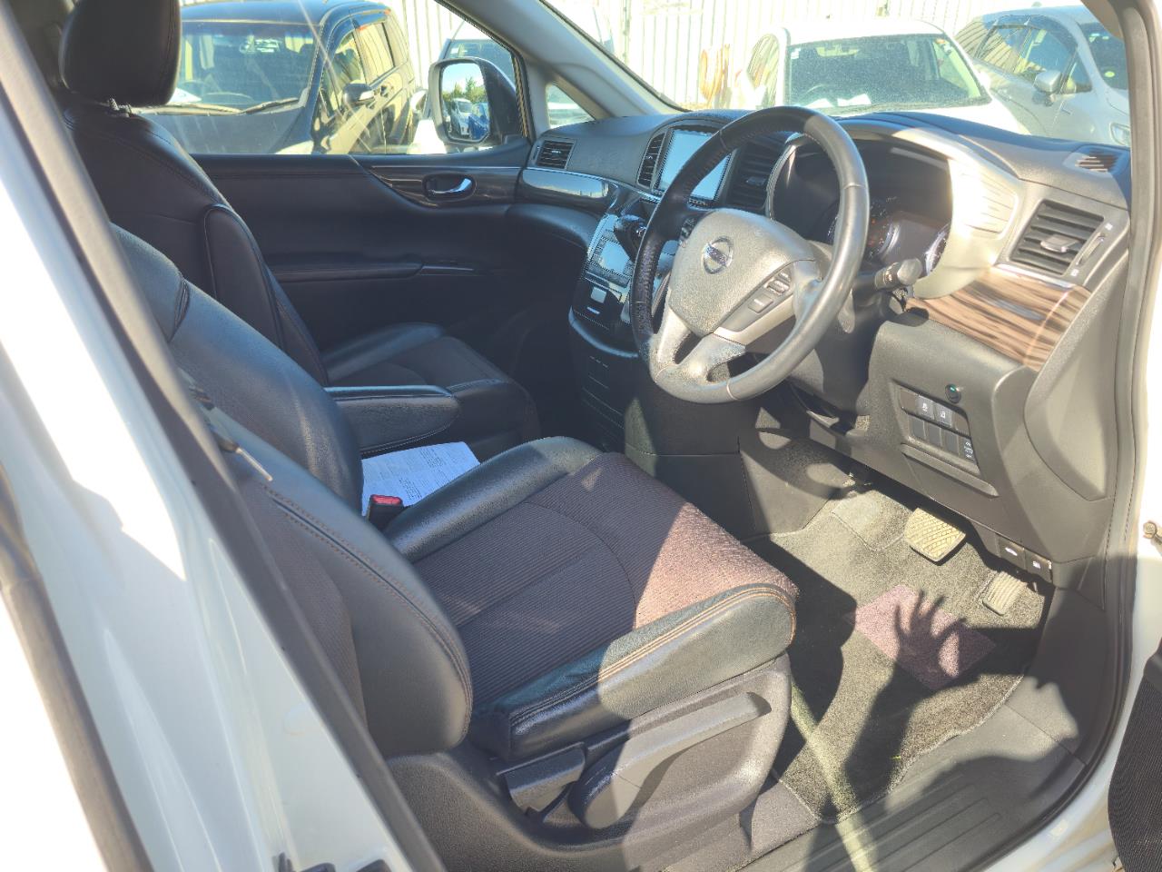 2016 Nissan ELGRAND thumbnail
