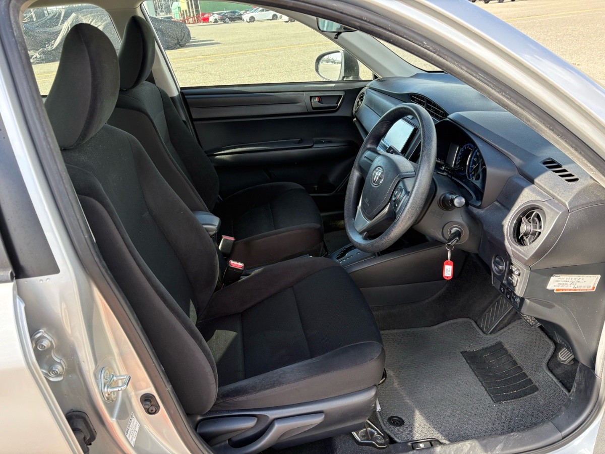 2018 Toyota Corolla thumbnail