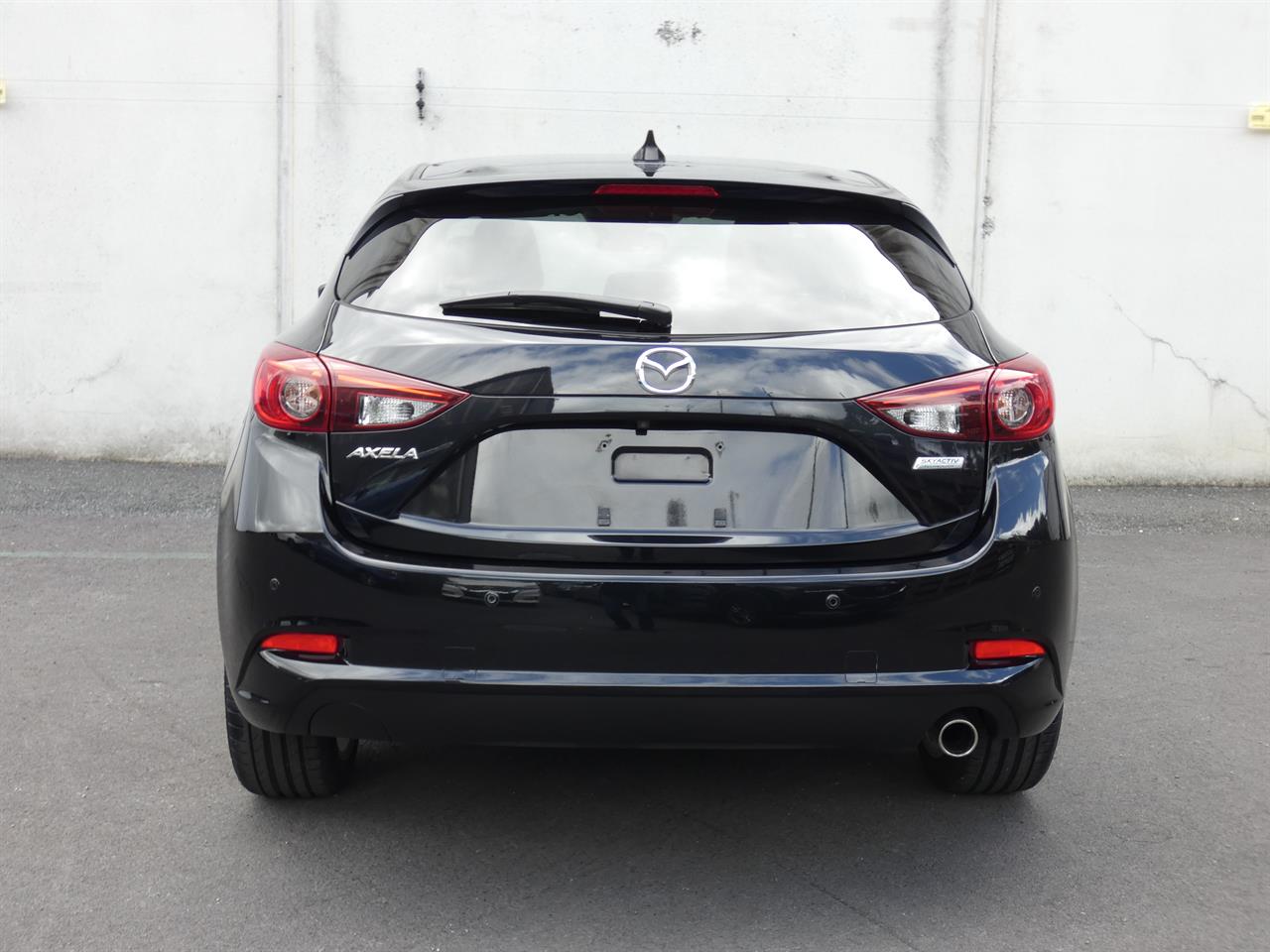 2019 Mazda AXELA thumbnail