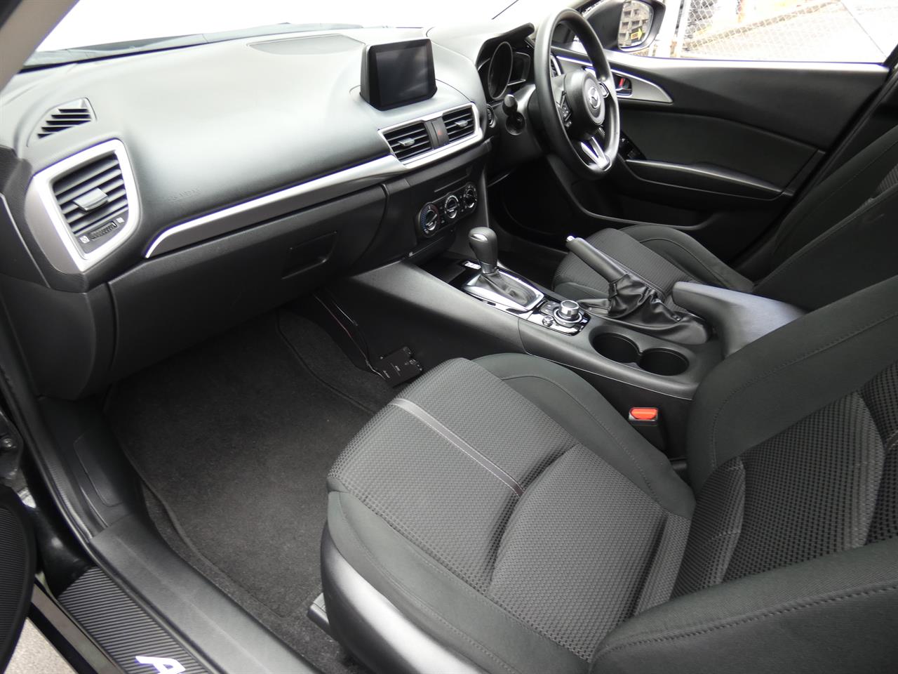 2019 Mazda AXELA thumbnail