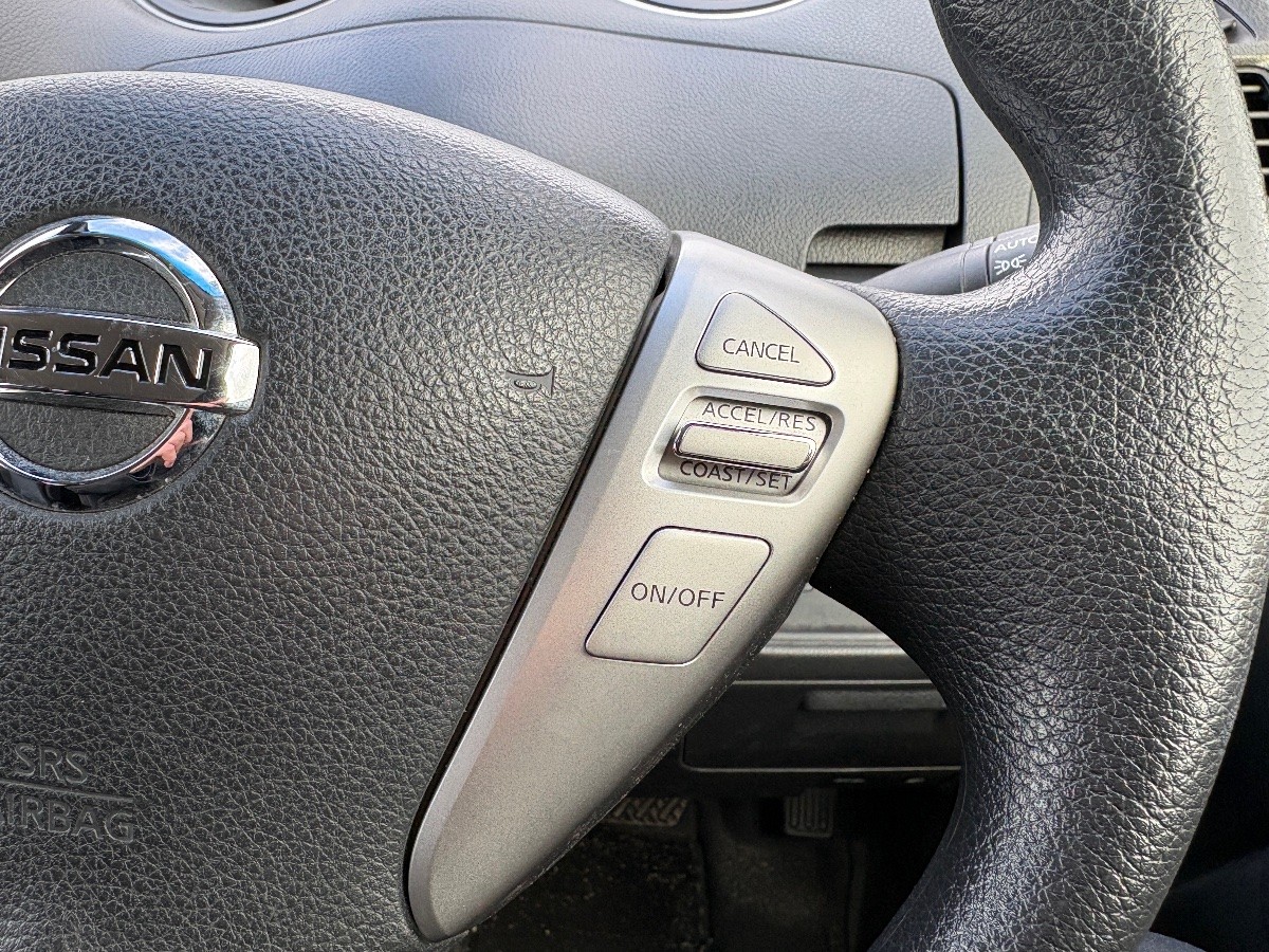 2016 Nissan Serena thumbnail