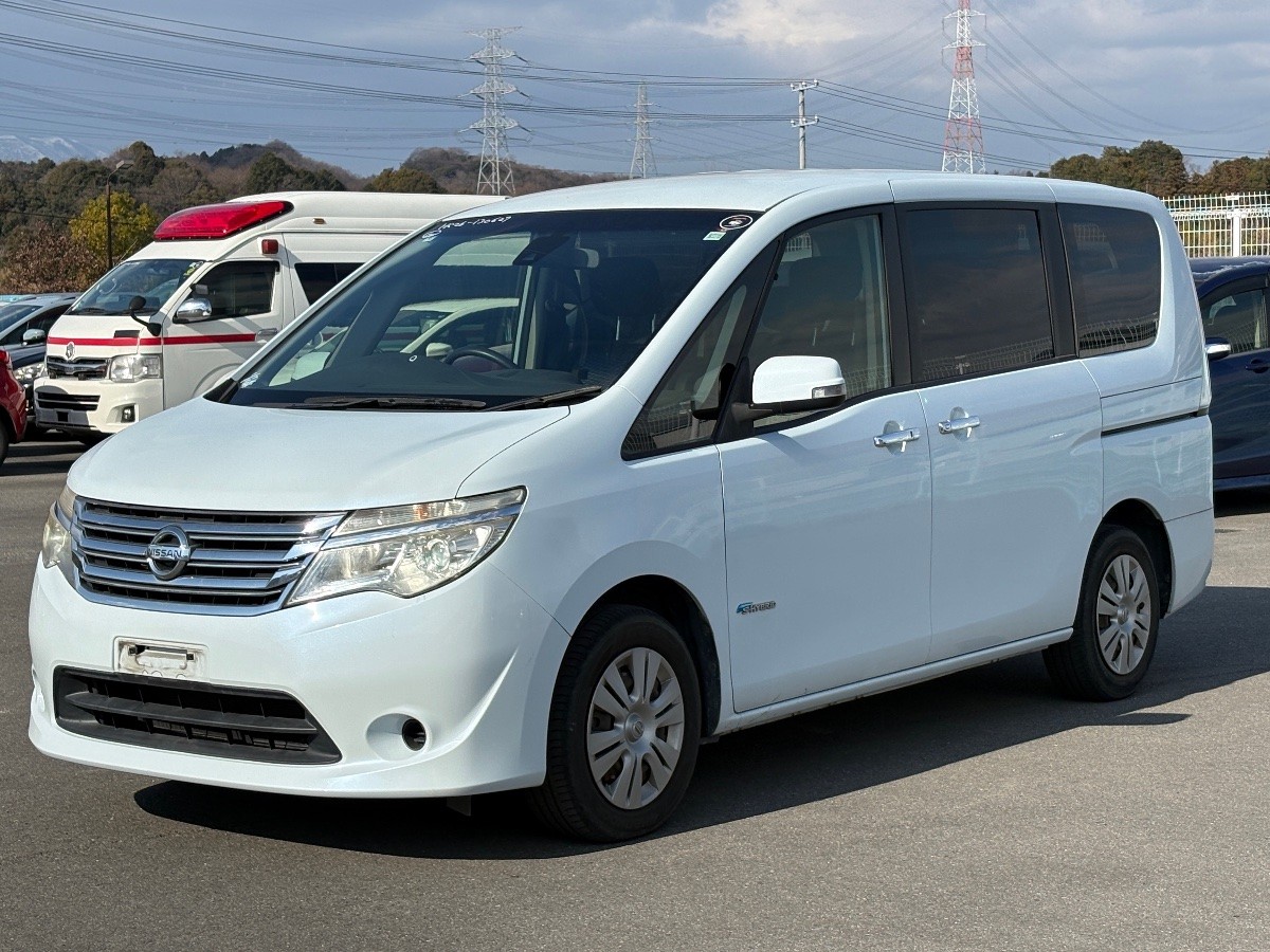 2016 Nissan Serena thumbnail