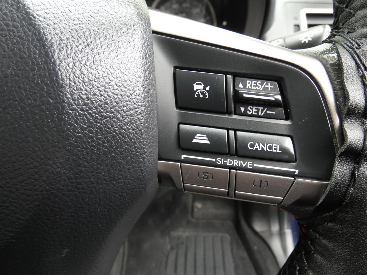 2015 Subaru Forester thumbnail