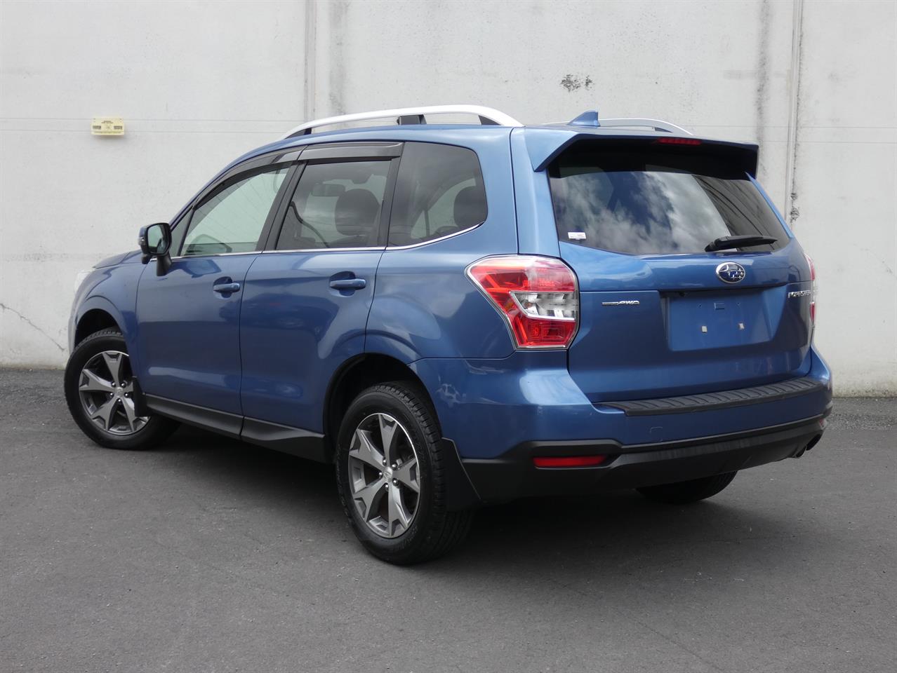 2015 Subaru Forester thumbnail