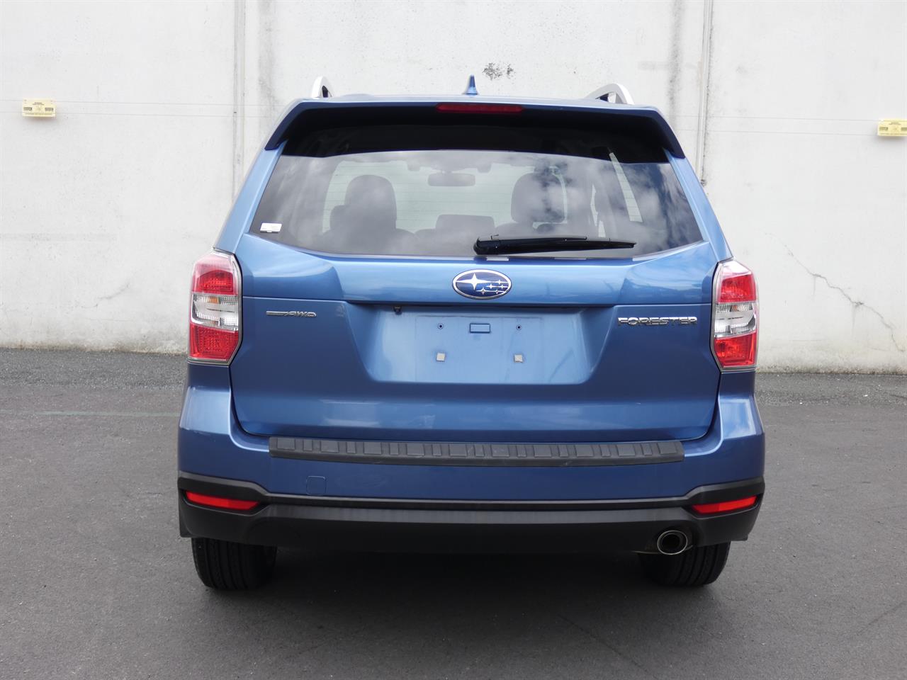 2015 Subaru Forester thumbnail