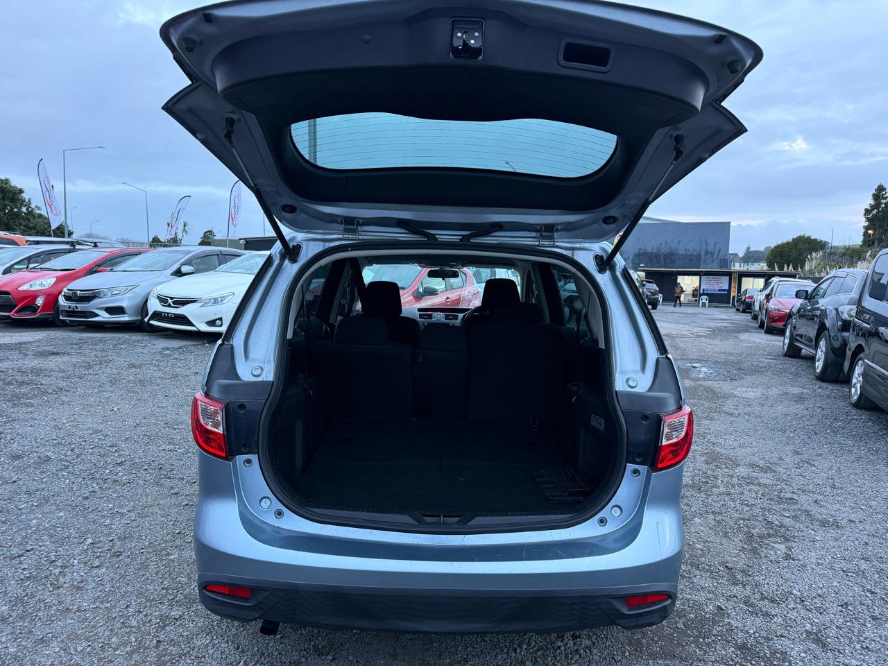 2013 Mazda Premacy thumbnail