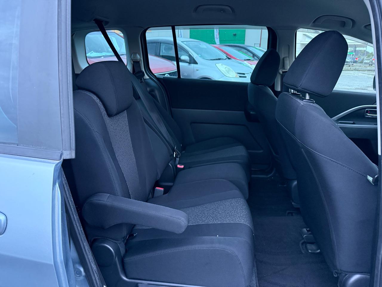 2013 Mazda Premacy thumbnail