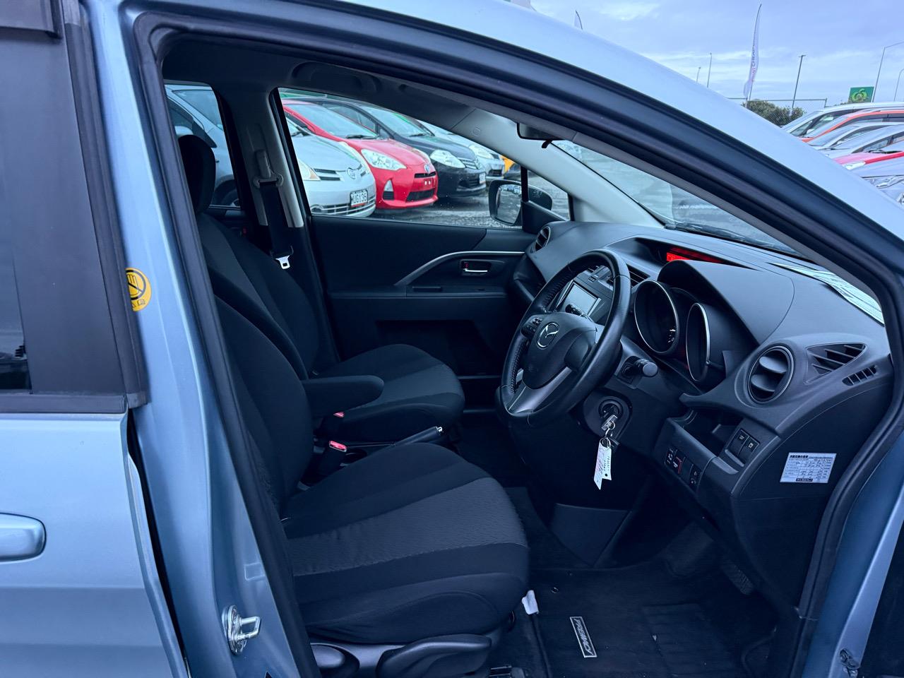 2013 Mazda Premacy thumbnail