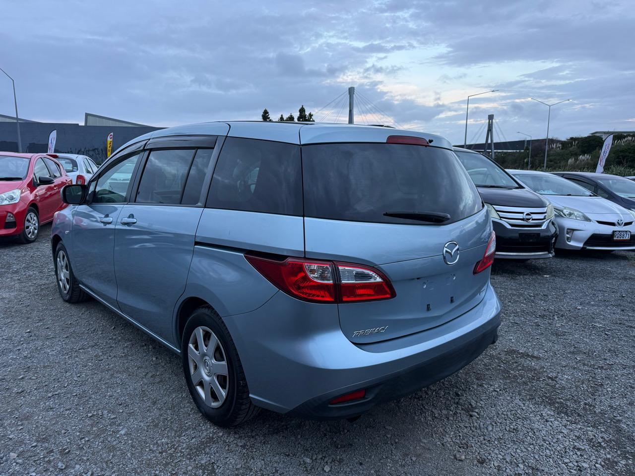 2013 Mazda Premacy thumbnail