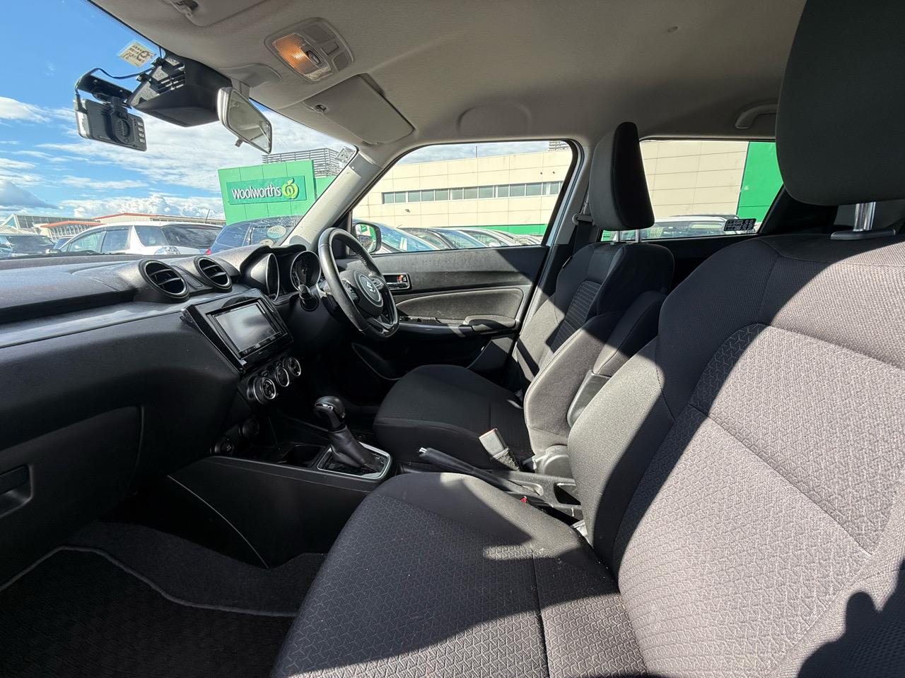 2017 Suzuki Swift thumbnail