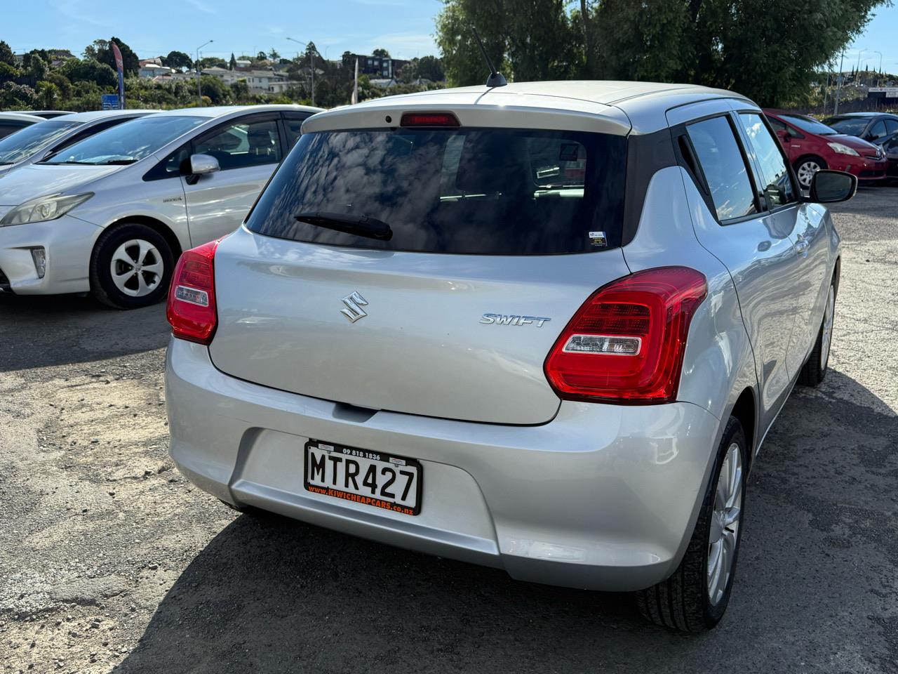 2017 Suzuki Swift thumbnail