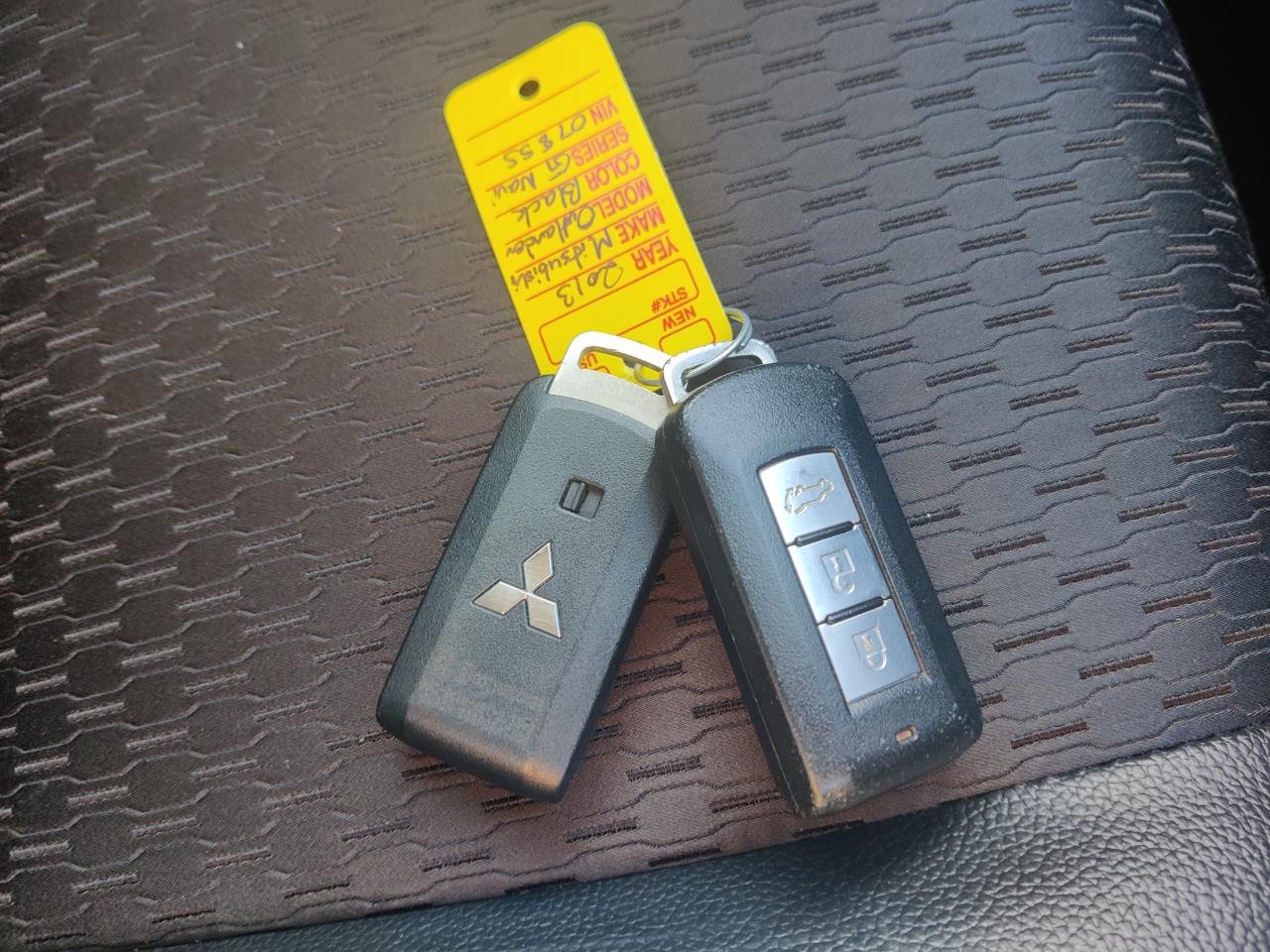 2013 Mitsubishi Outlander thumbnail