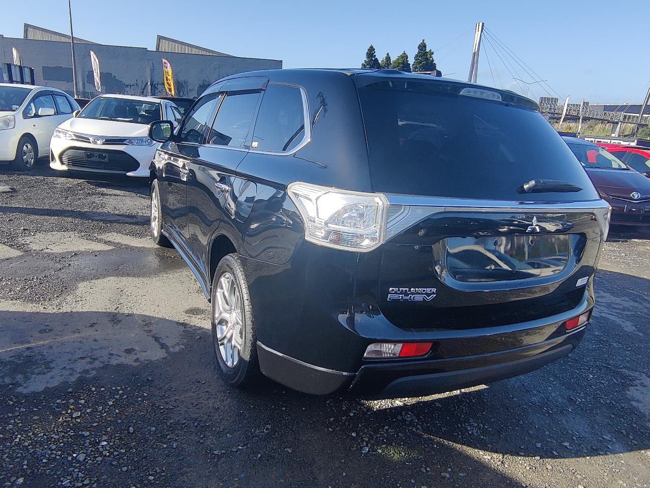 2013 Mitsubishi Outlander thumbnail