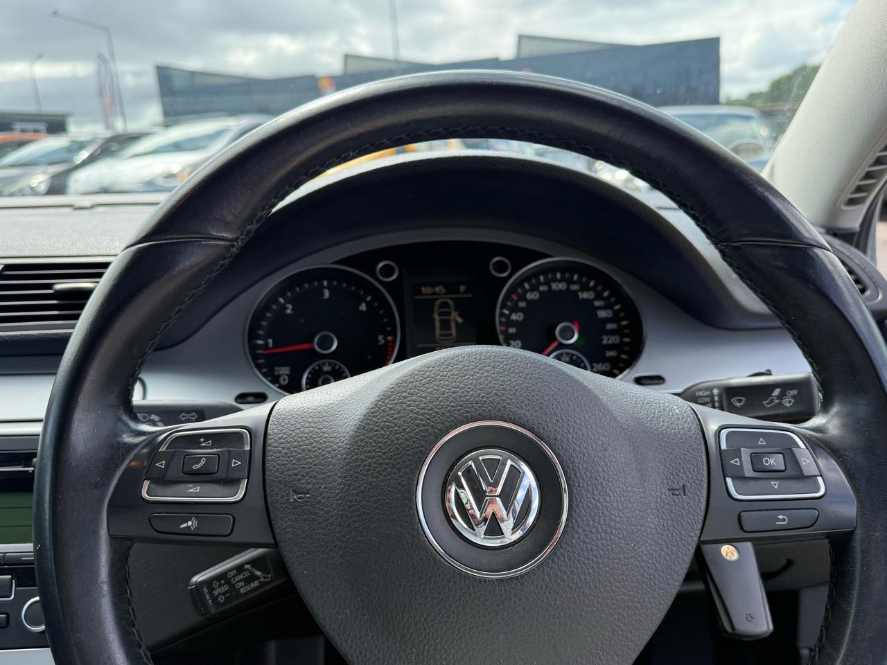 2010 Volkswagen Passat thumbnail