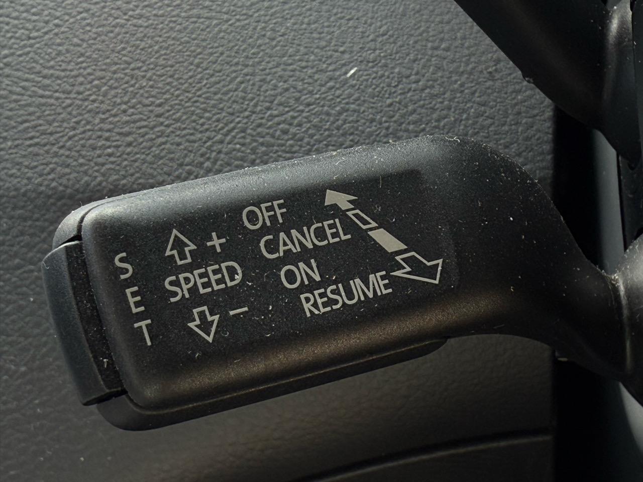 2010 Volkswagen Passat thumbnail