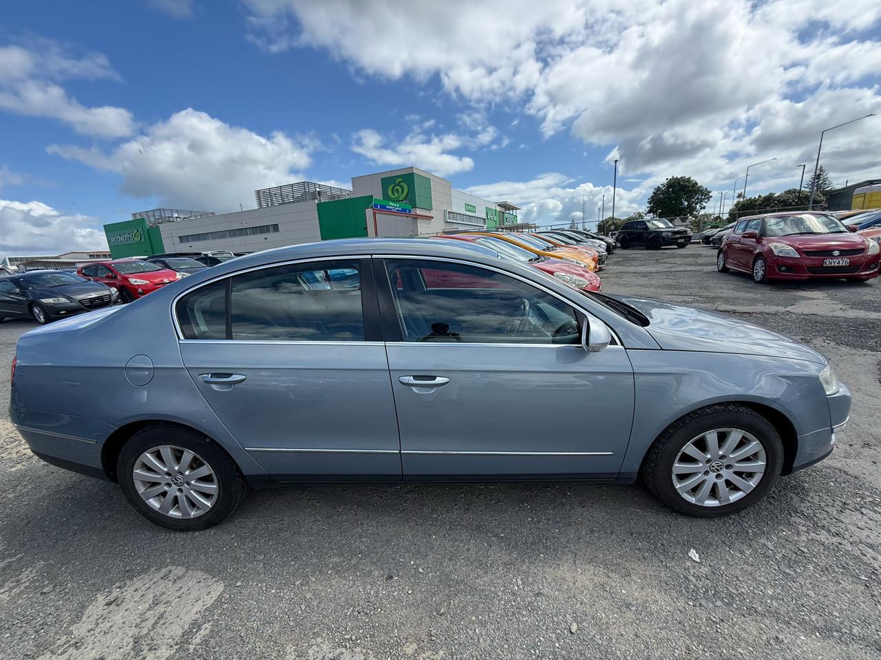 2010 Volkswagen Passat thumbnail