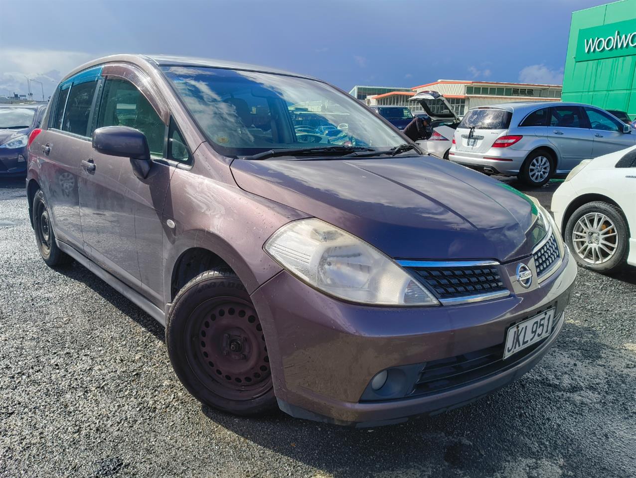 2007 Nissan Tiida thumbnail