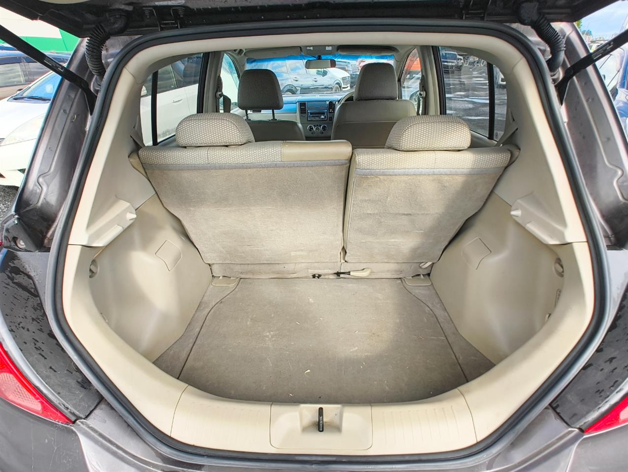 2007 Nissan Tiida thumbnail