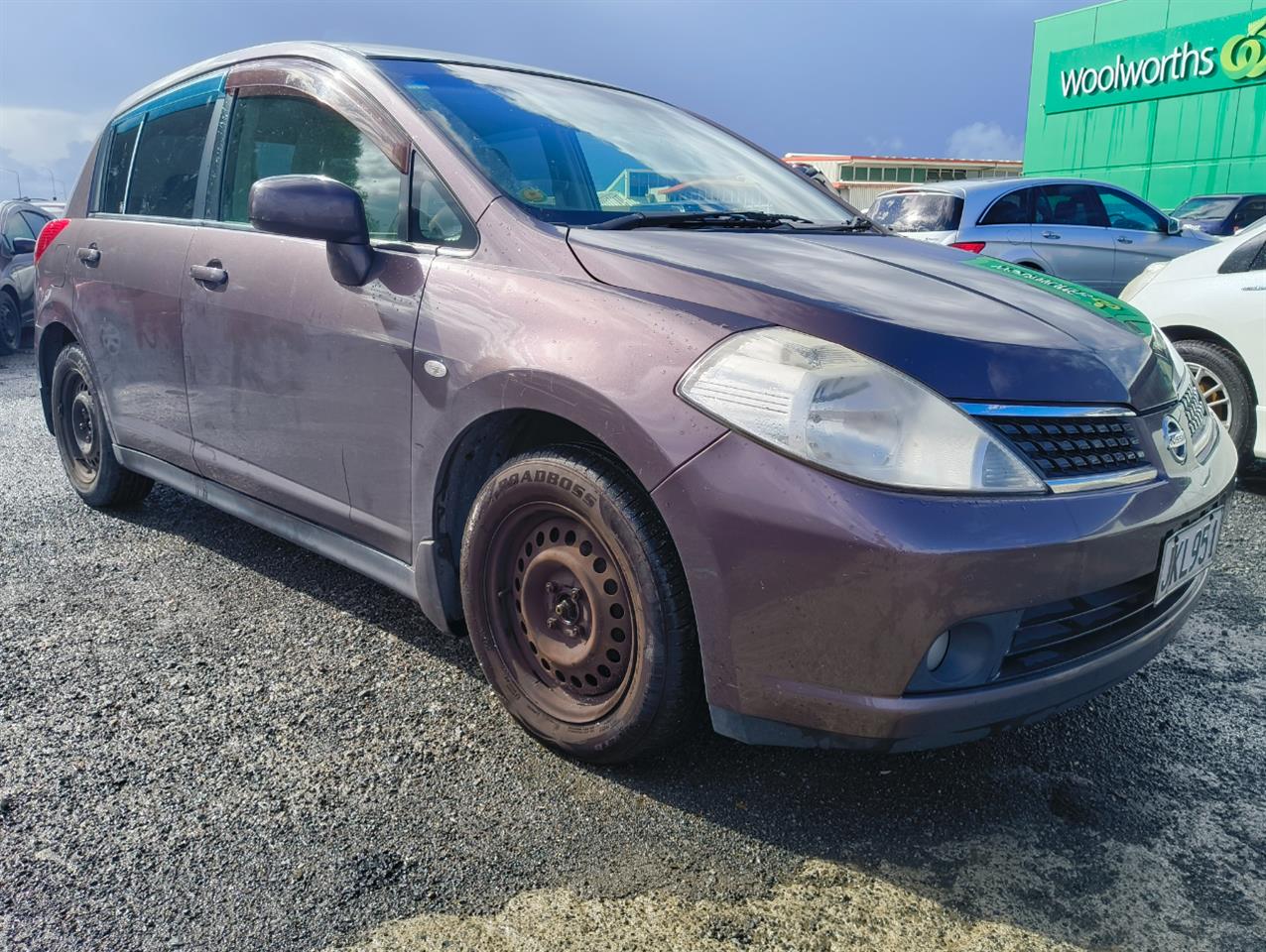 2007 Nissan Tiida thumbnail