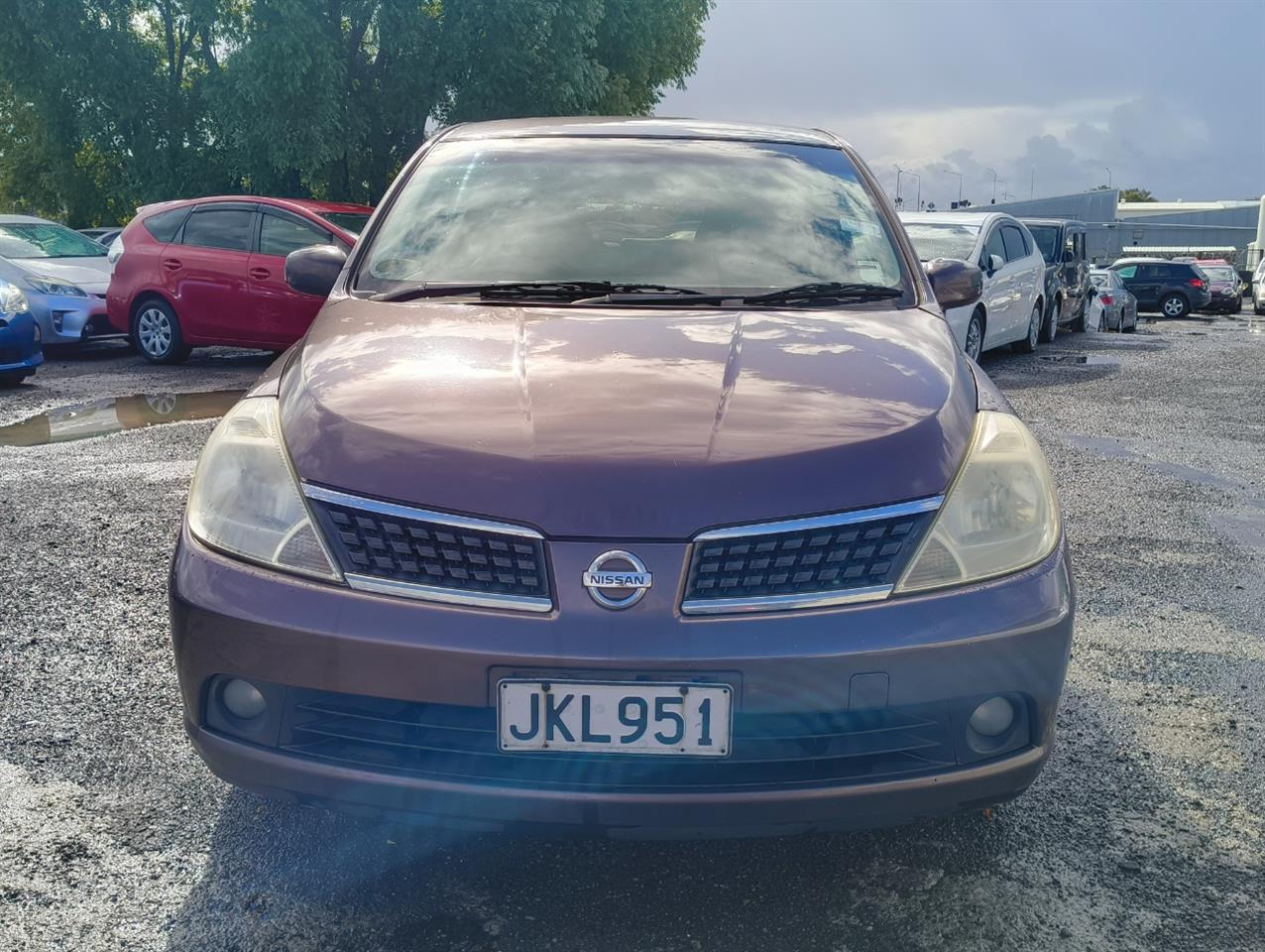 2007 Nissan Tiida thumbnail