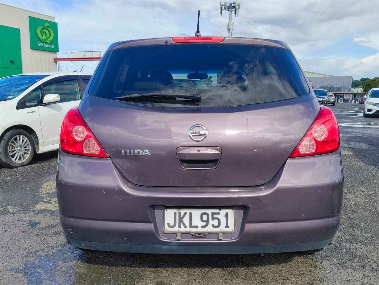 2007 Nissan Tiida thumbnail