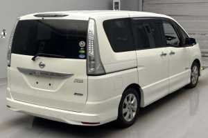 2012 Nissan Serena thumbnail