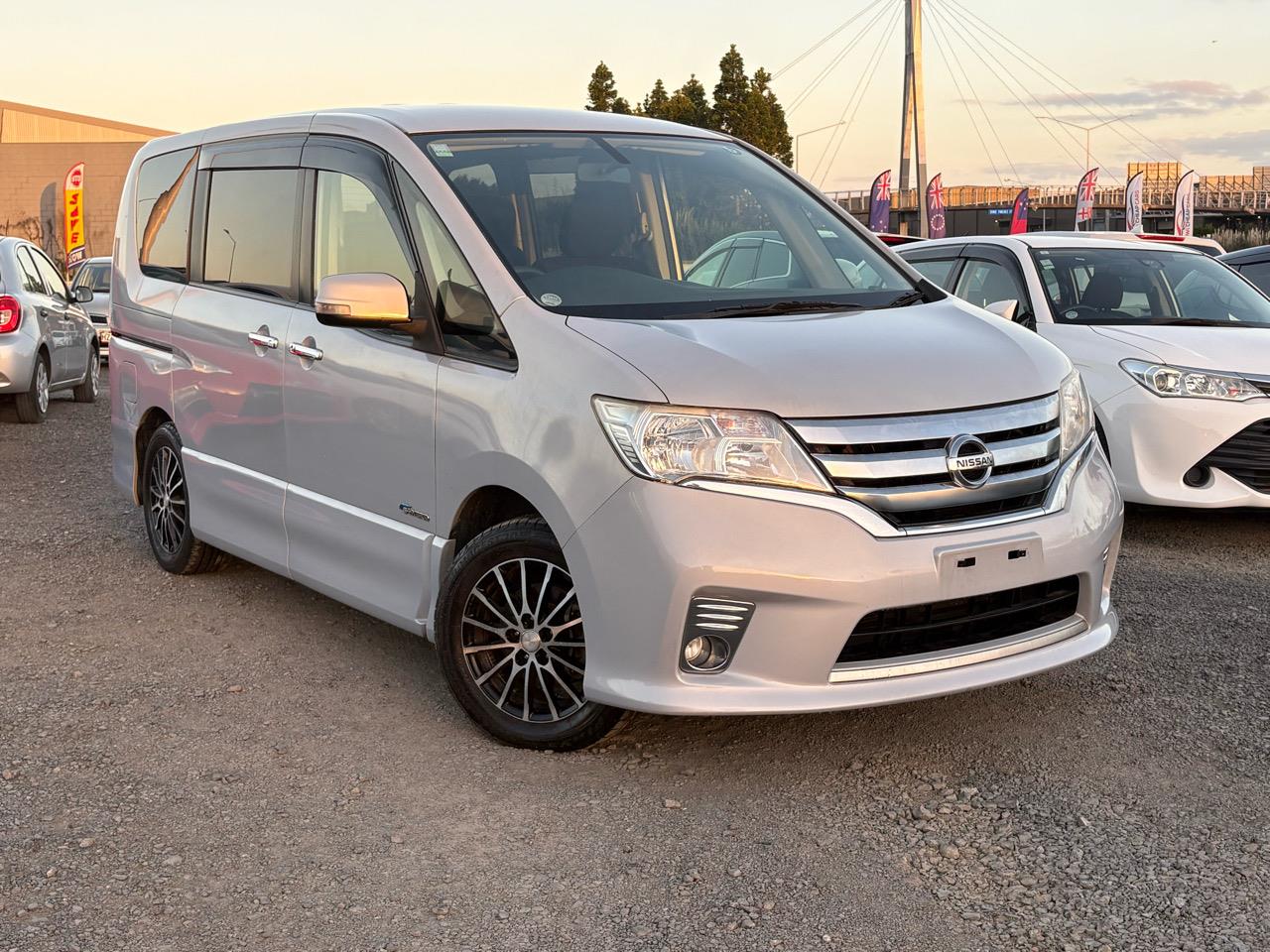 2012 Nissan Serena thumbnail
