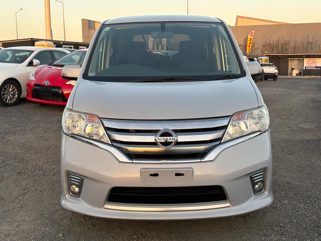 2012 Nissan Serena thumbnail