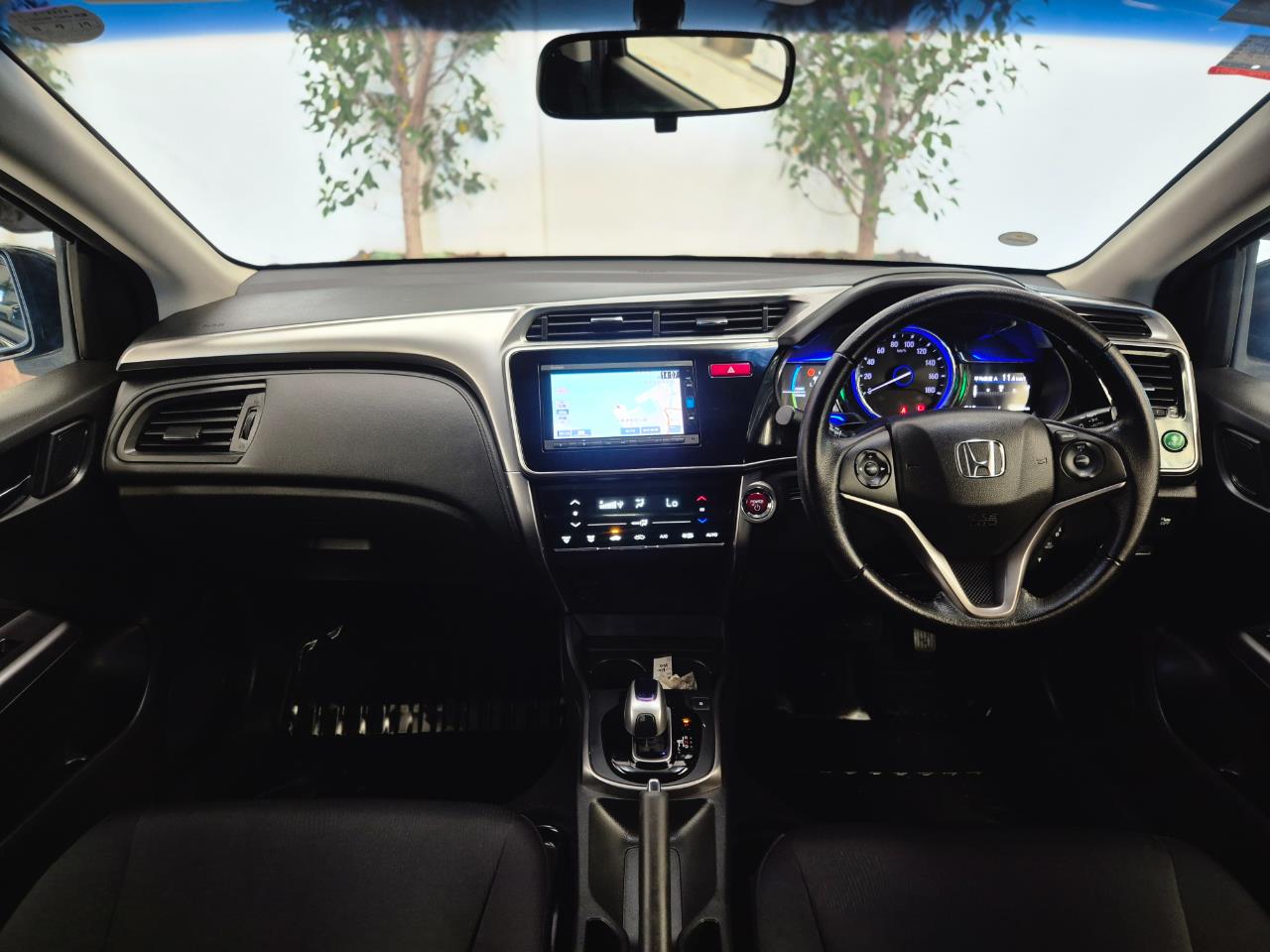 2016 Honda Grace thumbnail
