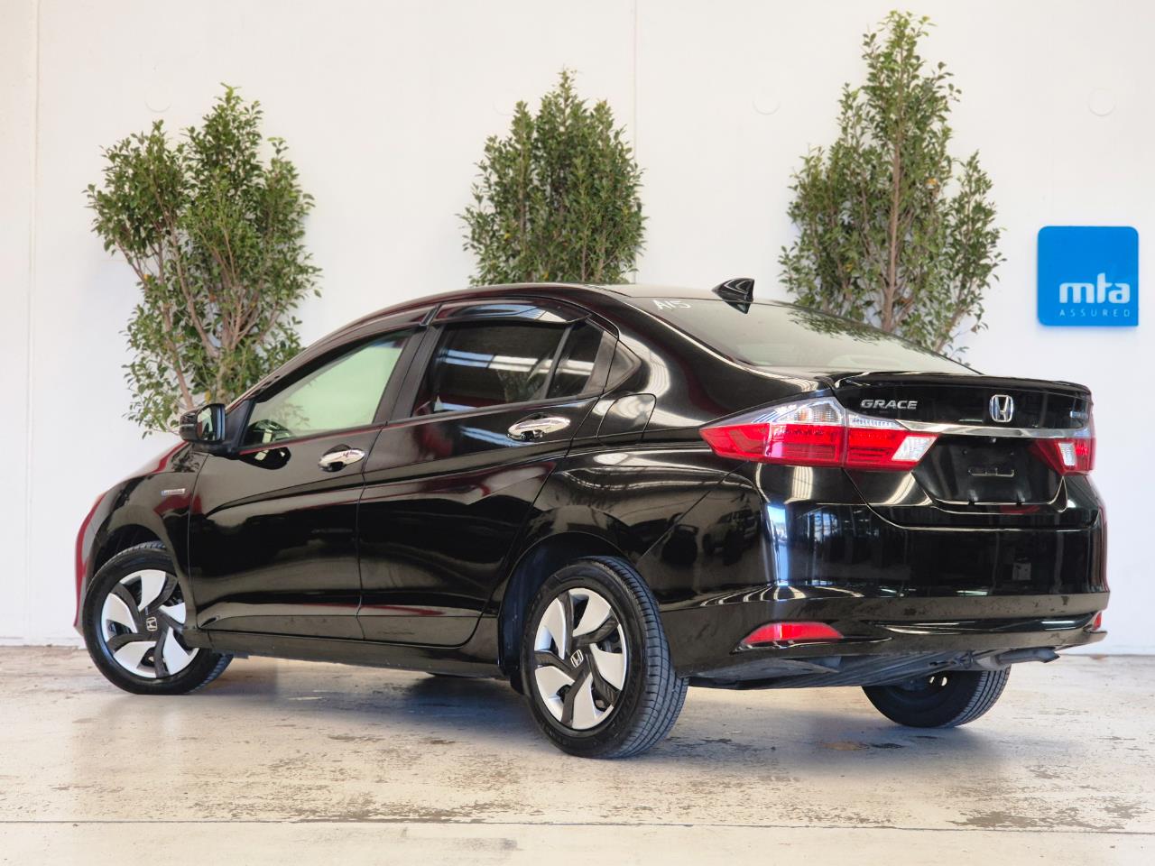 2016 Honda Grace thumbnail