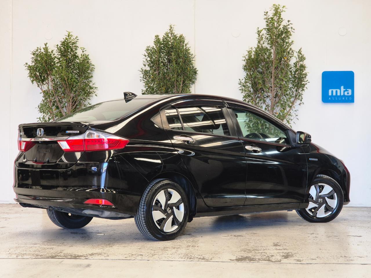 2016 Honda Grace thumbnail