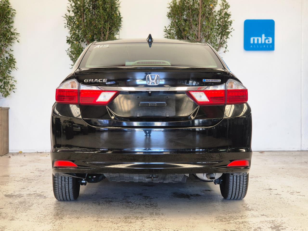 2016 Honda Grace thumbnail