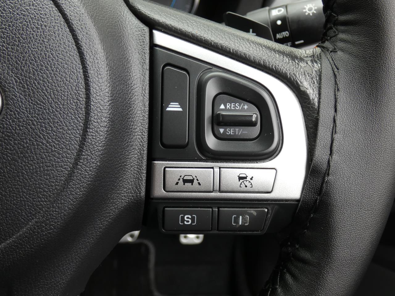 2016 Subaru XV thumbnail