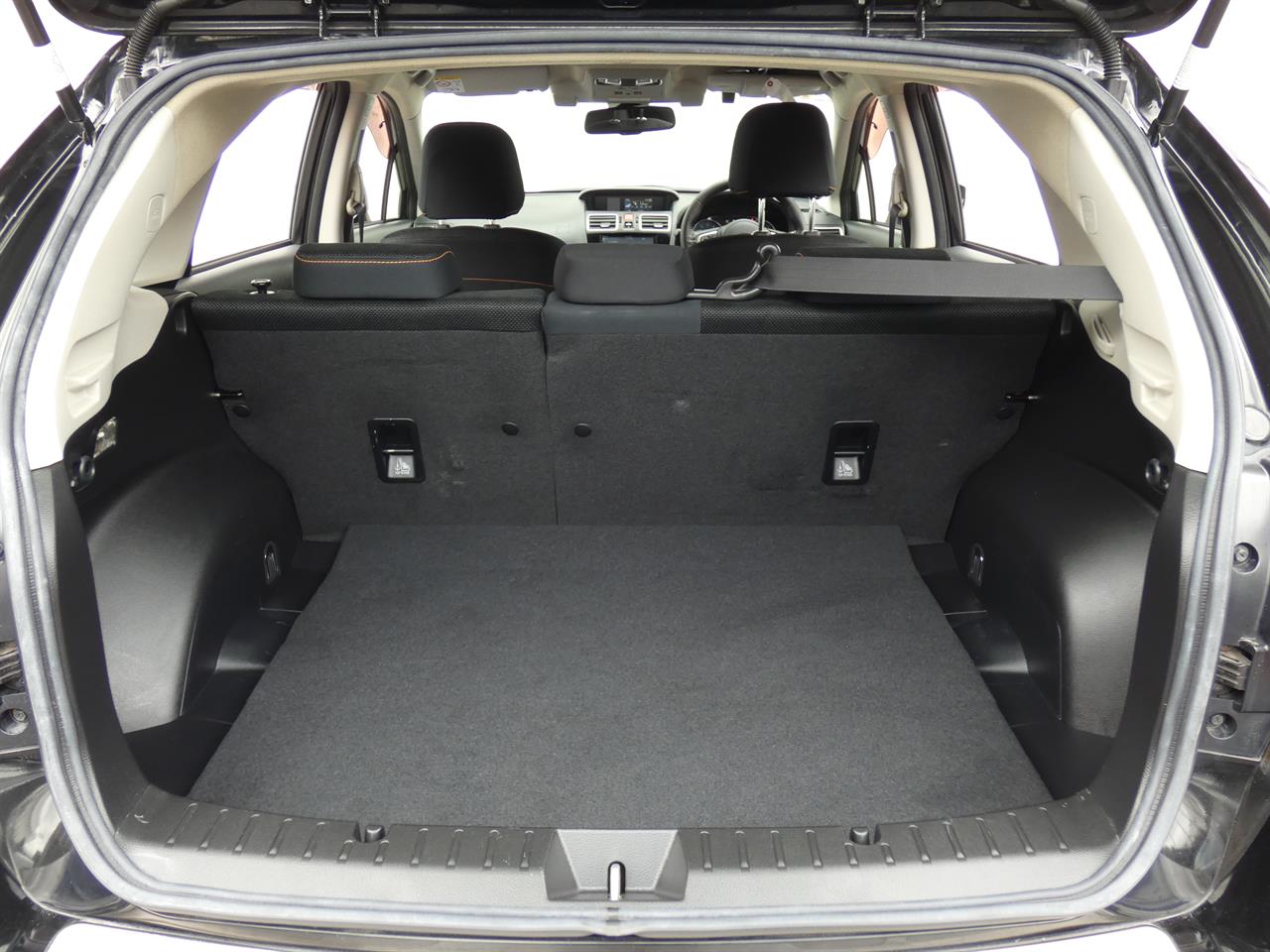 2016 Subaru XV thumbnail