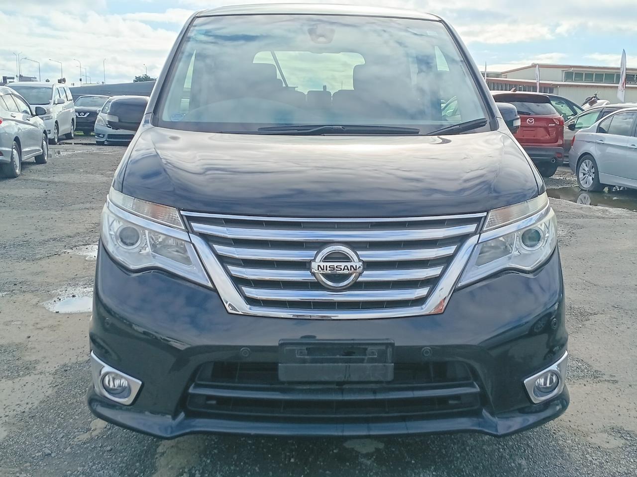 2015 Nissan Serena thumbnail