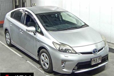 2013 Toyota Prius thumbnail