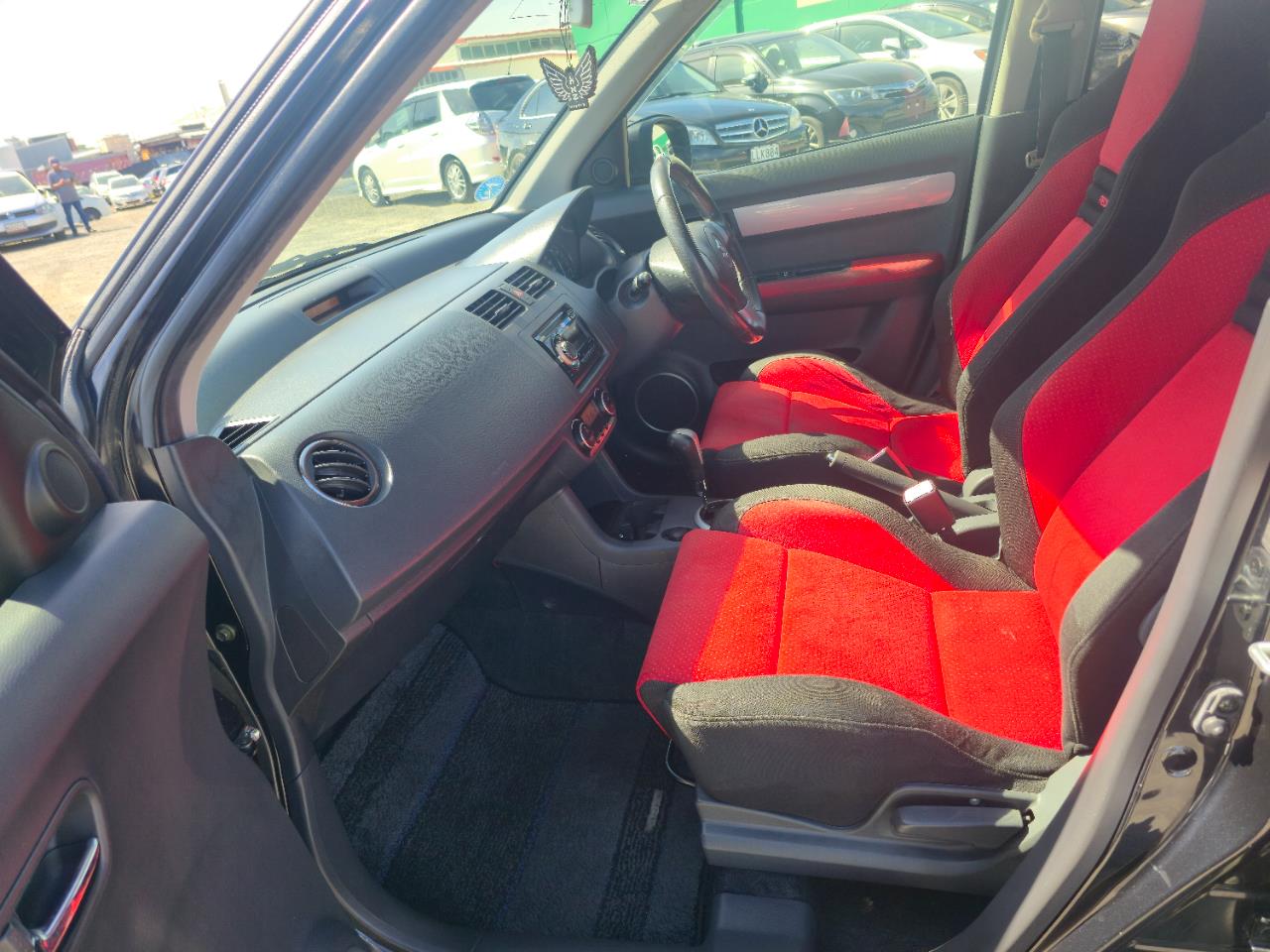 2006 Suzuki Swift thumbnail