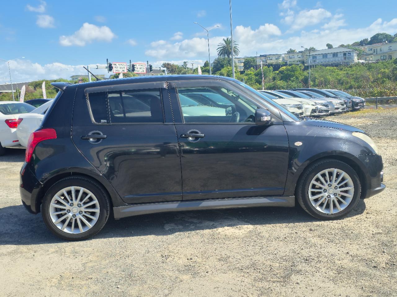 2006 Suzuki Swift thumbnail