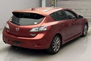 2013 Mazda Axela thumbnail