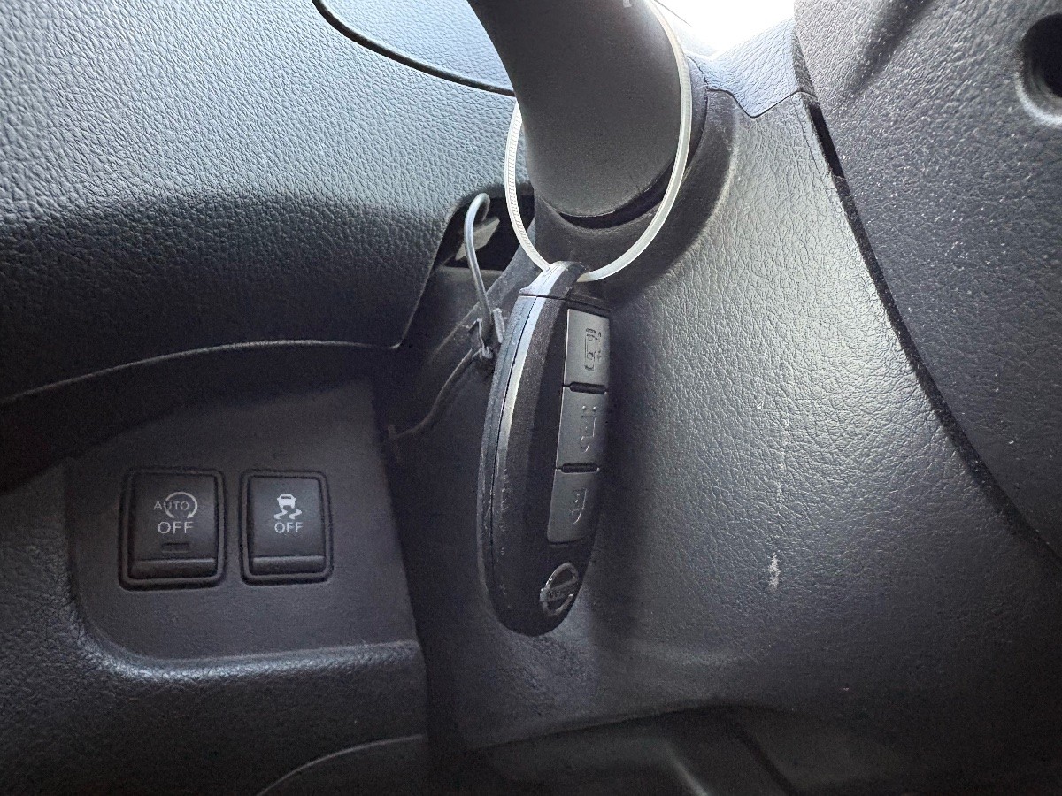 2013 Nissan Serena thumbnail