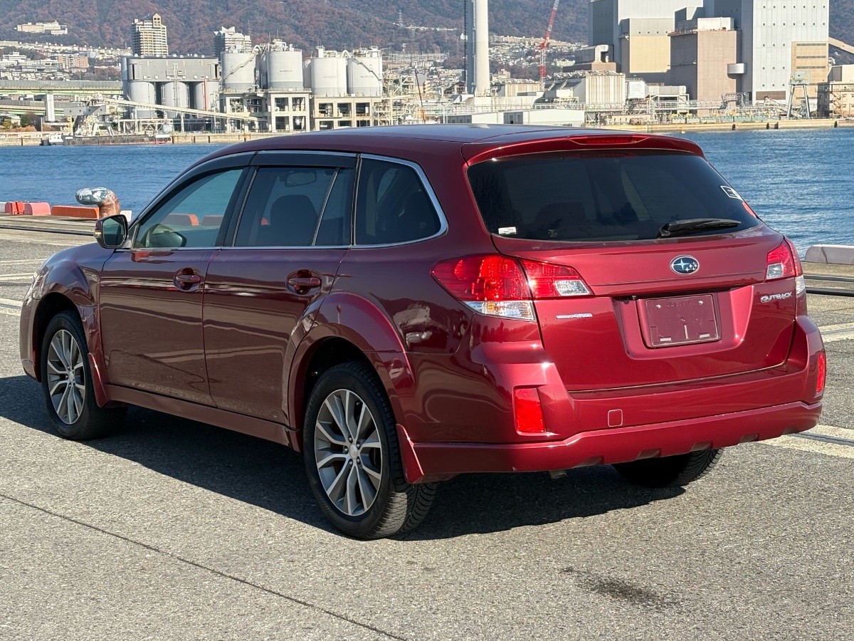 2013 Subaru Outback thumbnail