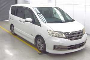 2013 Nissan Serena thumbnail