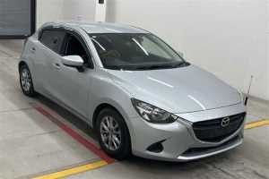2017 Mazda Demio thumbnail